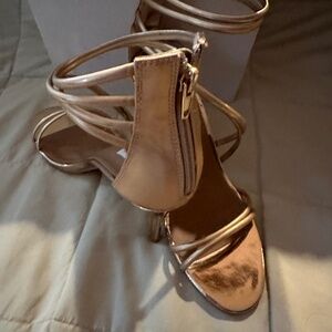 Steve Madden Gold heels